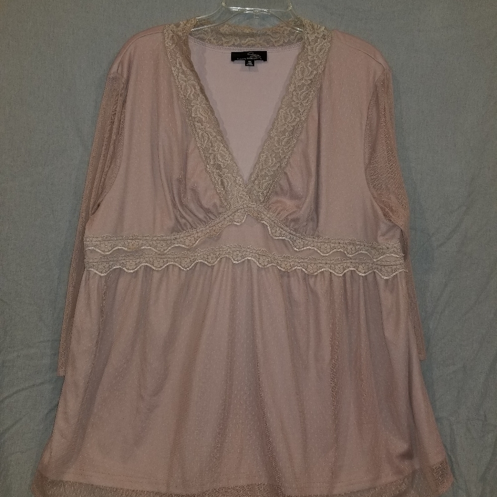 Suzanne Betro top